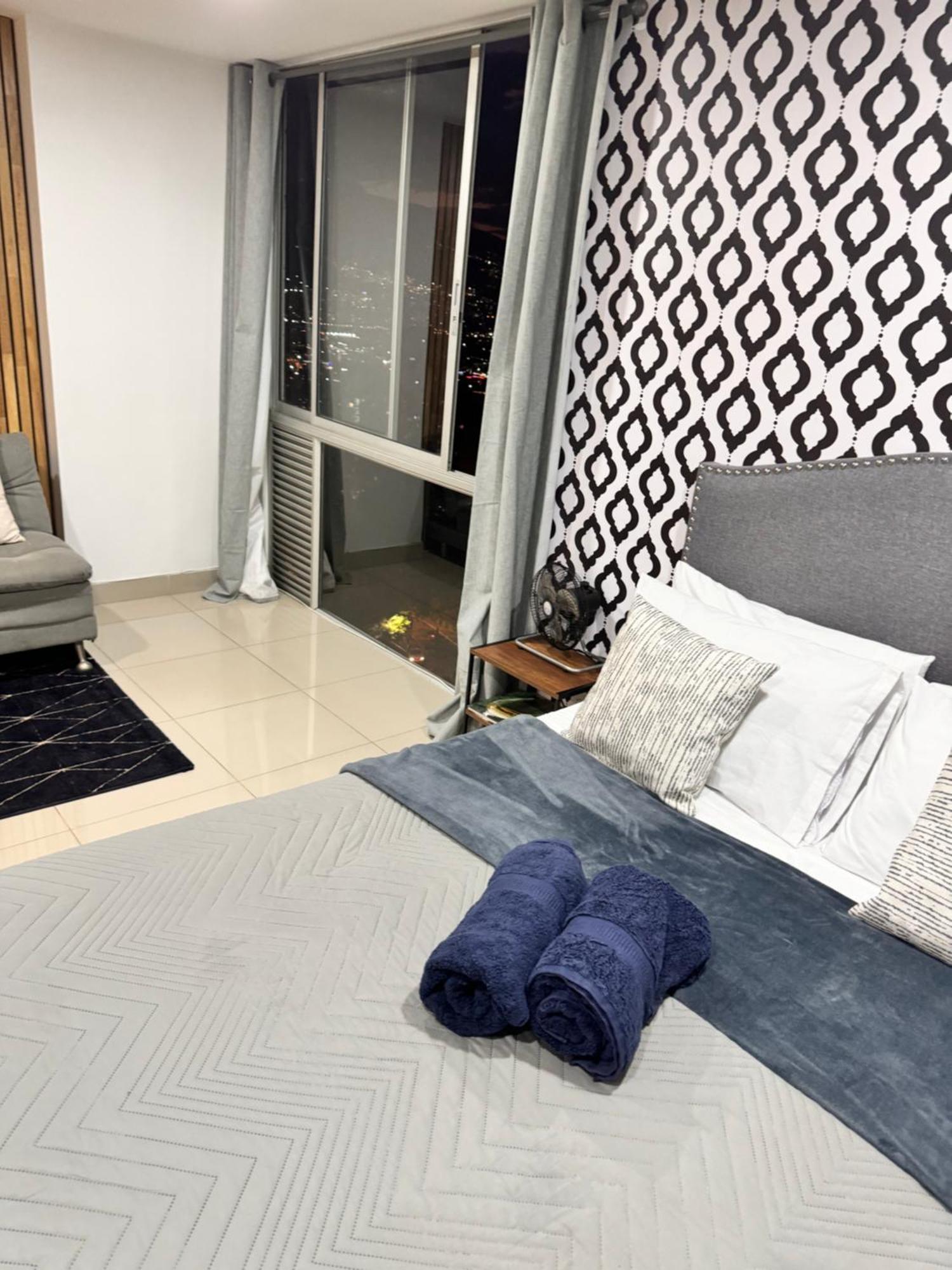 Apartment Beautiful Apartment, Exclusive Area In The Poblado Medellin
