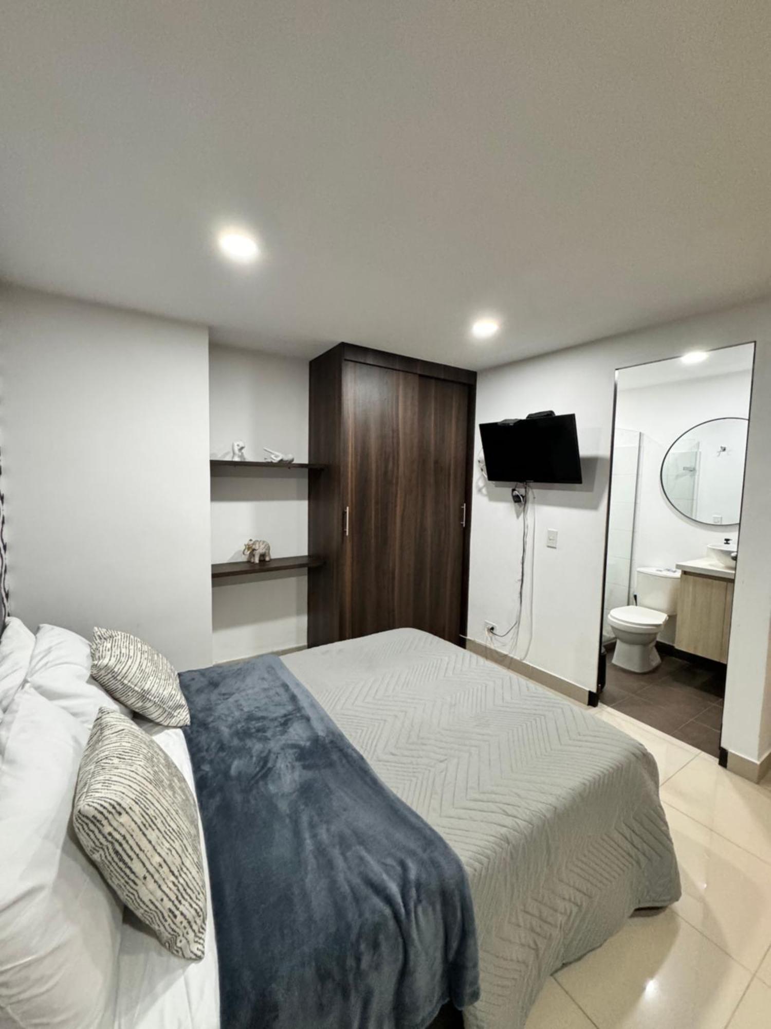 Beautiful Apartment, Exclusive Area In The Poblado Medellin
